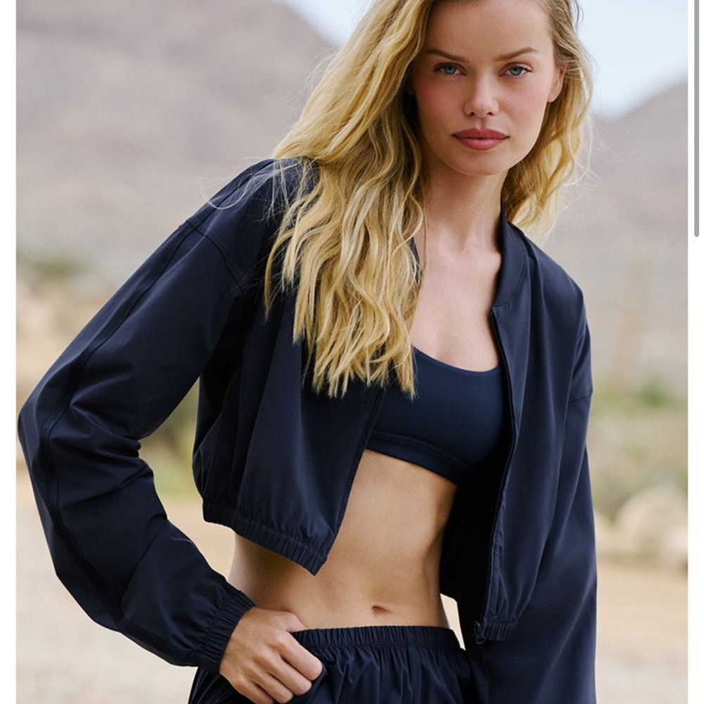 Alo Yoga Breezy Cropped Jacket